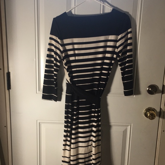 NY & Company Stretch 3 quarter sleeve black & white striped belted dress size XS - Picture 2 of 5